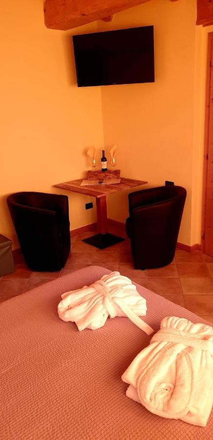 Chalet Chapeau Rar Castel Condino Экстерьер фото