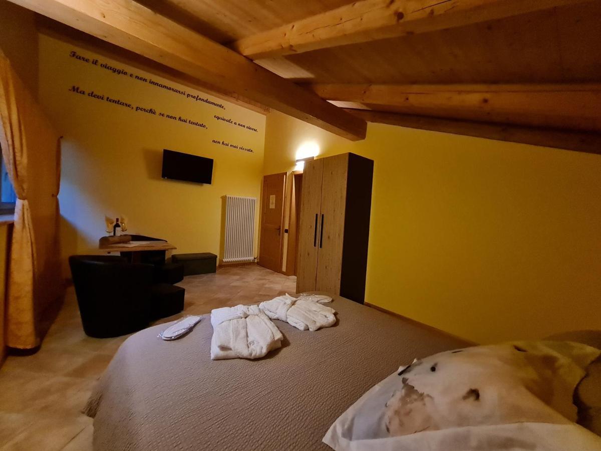 Chalet Chapeau Rar Castel Condino Экстерьер фото