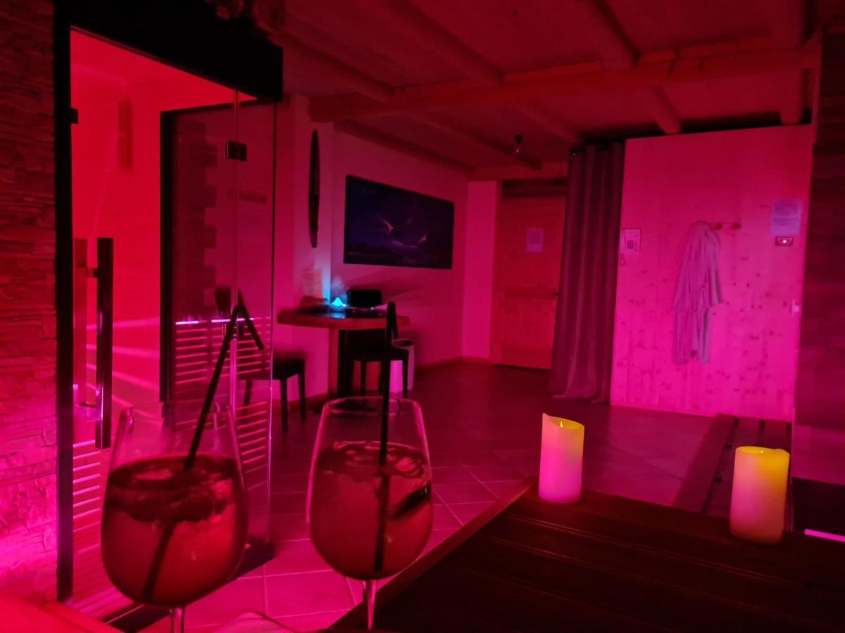 Chalet Chapeau Rar Castel Condino Экстерьер фото